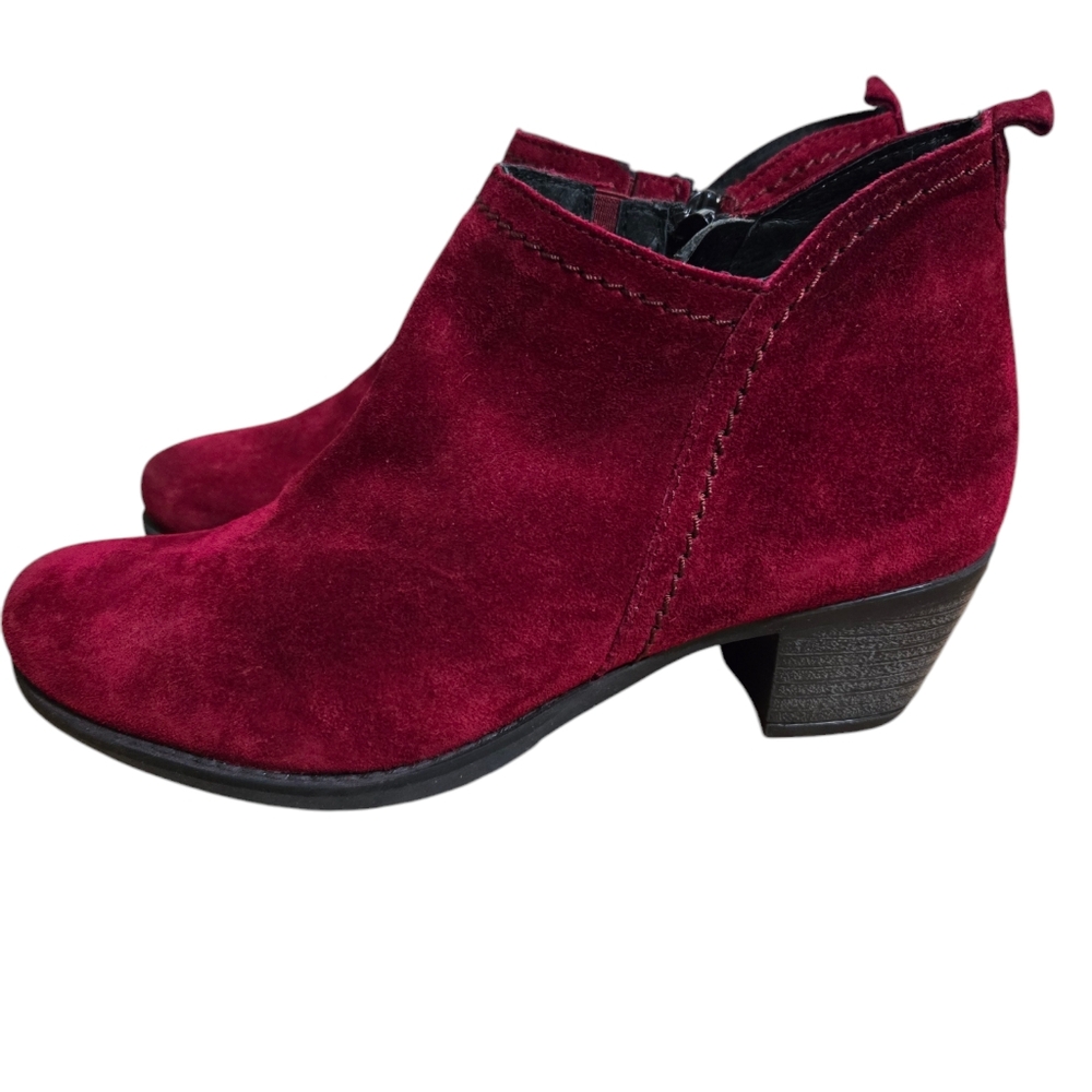 Eric Michael Red Suede Ankle Boots - Size 7